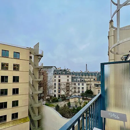 Appartamento Lavie Maison : A C & Eiffel Tower View Parigi