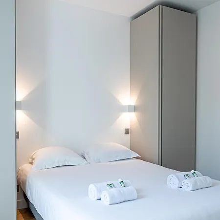Appartamento Lavie Maison : A C & Eiffel Tower View Parigi