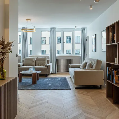 Appartamento Lavie Maison : A C & Eiffel Tower View *