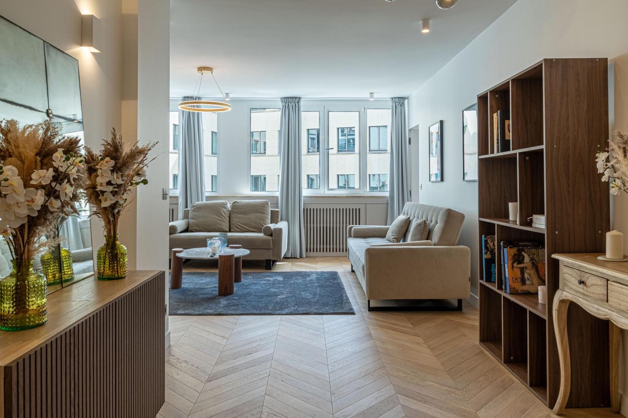 Appartamento Lavie Maison : A C & Eiffel Tower View *